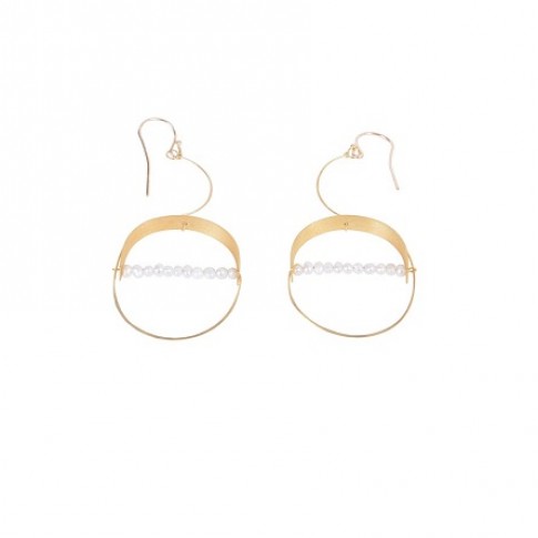 Handmade earrings with pearls